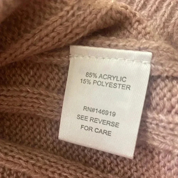 🆕Freshman Pink Distressed Edge Sweater  L🆕 - Picture 10 of 12